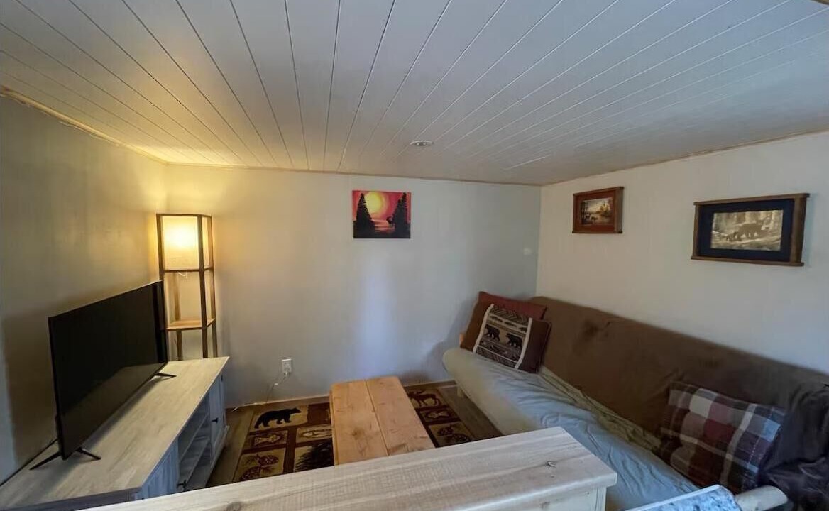 Photo of Livingroom in Evergreen
