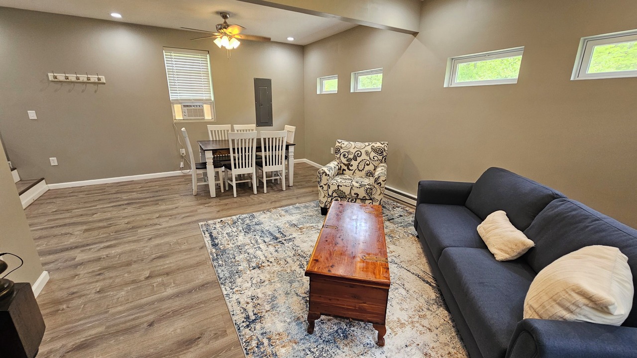 Photo of Livingroom in Irwin