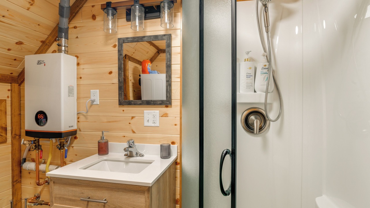 Photo of Bathroom in Alder