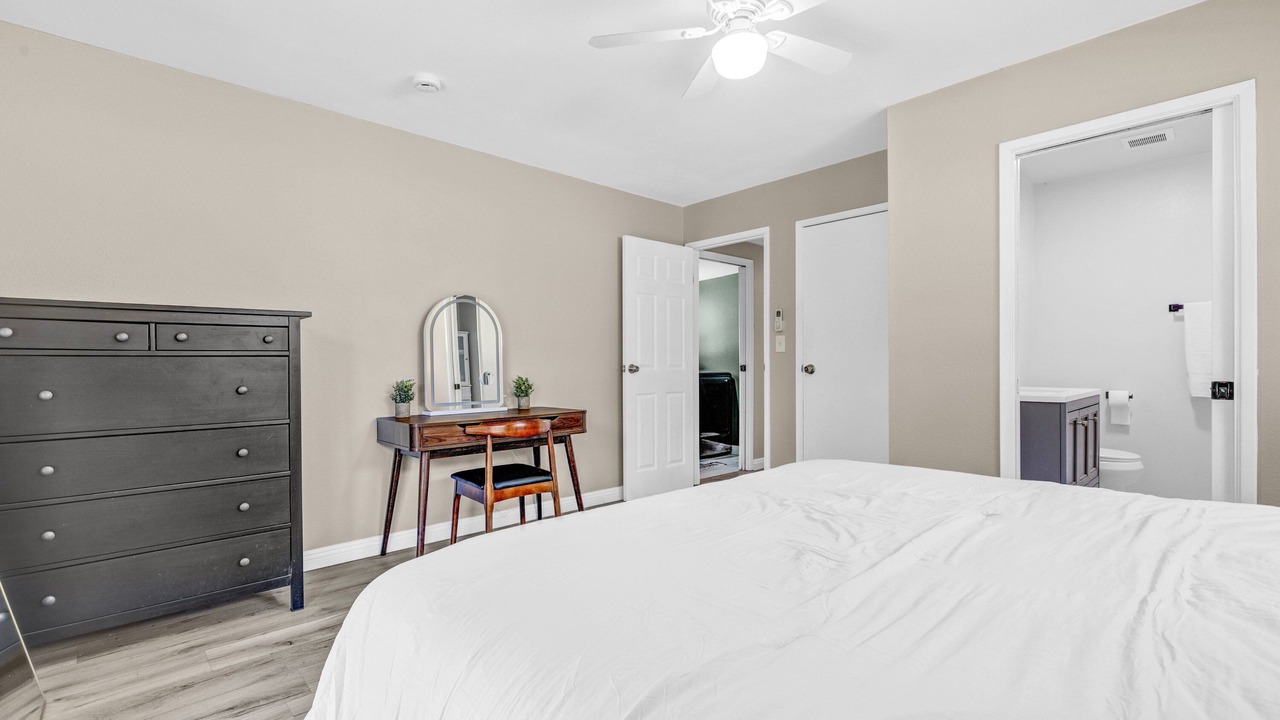 Photo of Bedroom in Los Angeles