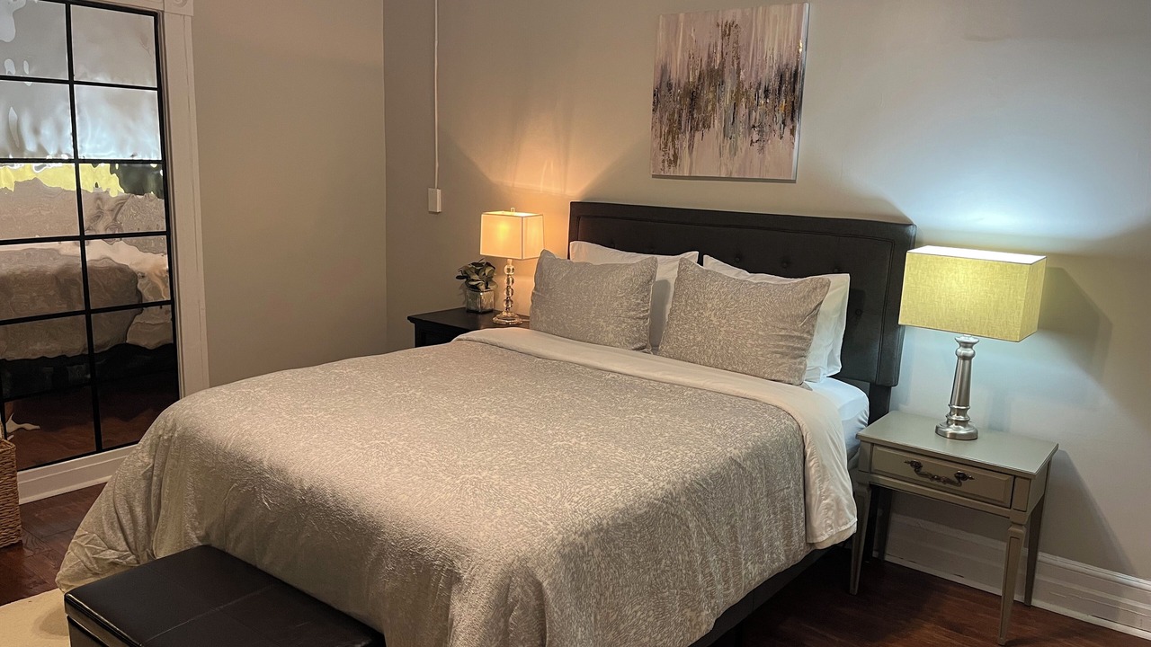 Photo of Bedroom in Fan District