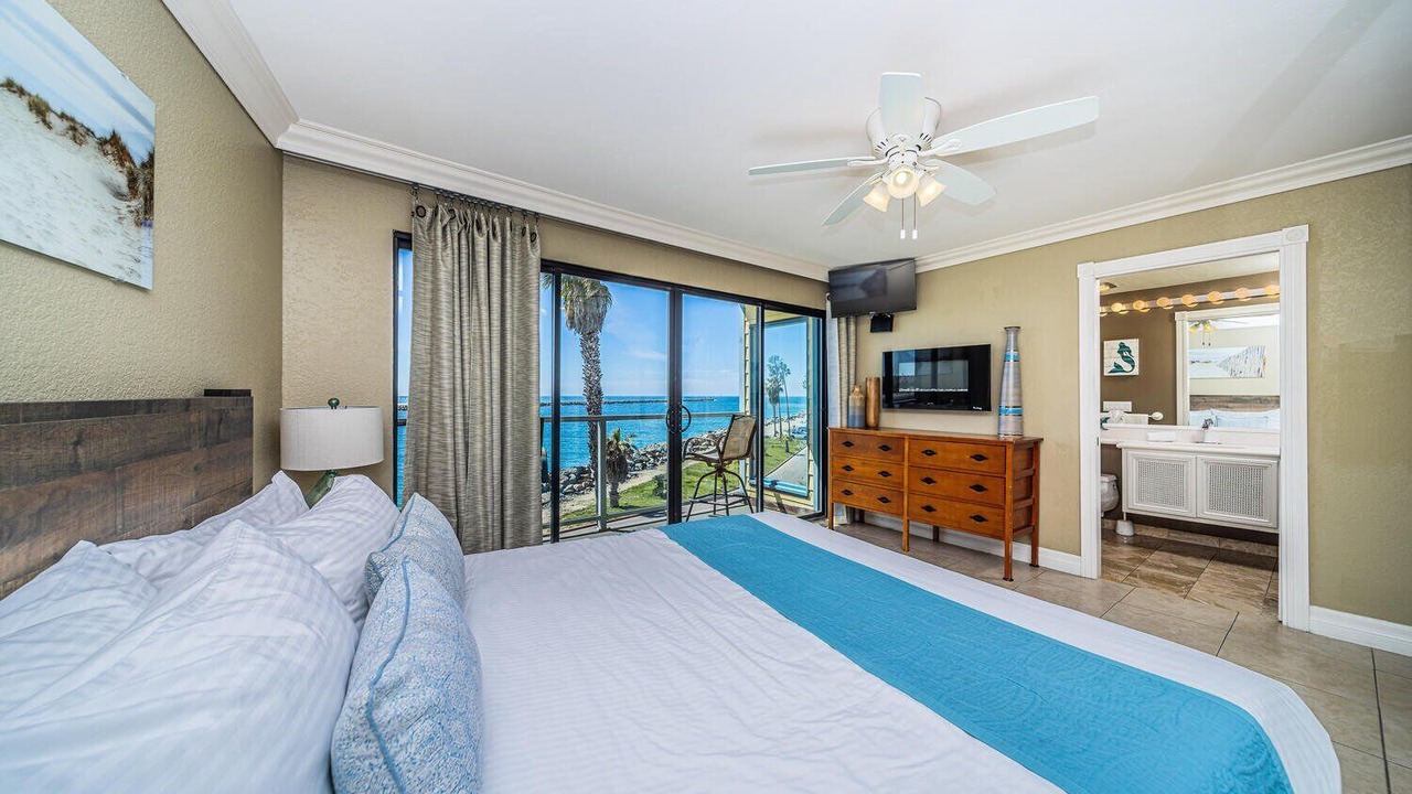 Photo of Bedroom in South Mission Beach