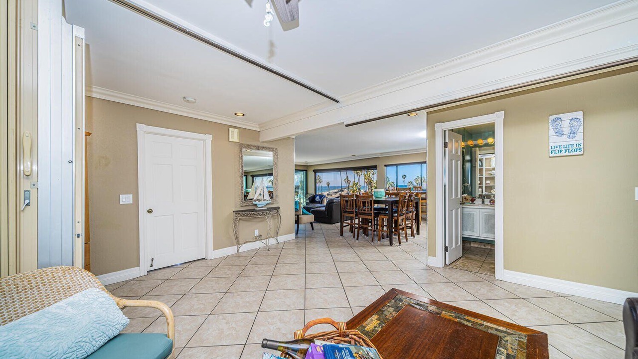 Photo of Livingroom in South Mission Beach