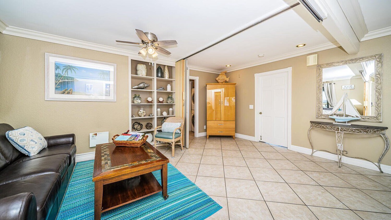 Photo of Livingroom in South Mission Beach