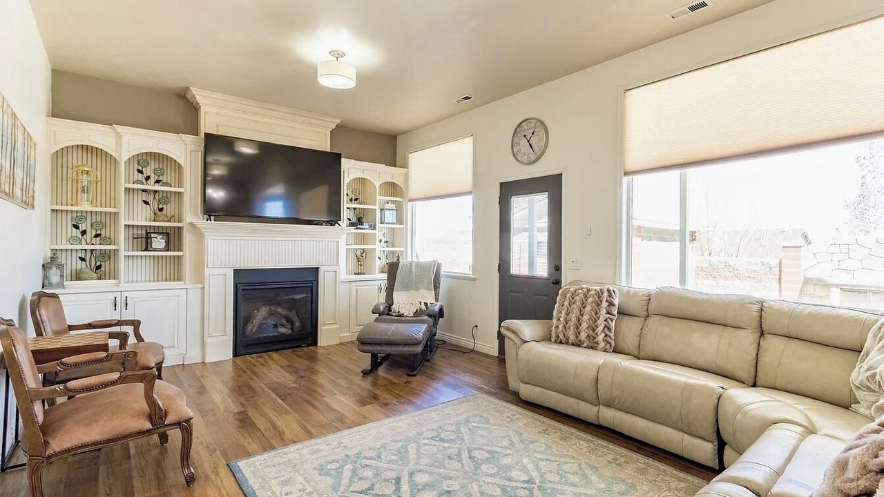 Photo of Livingroom in Maeser