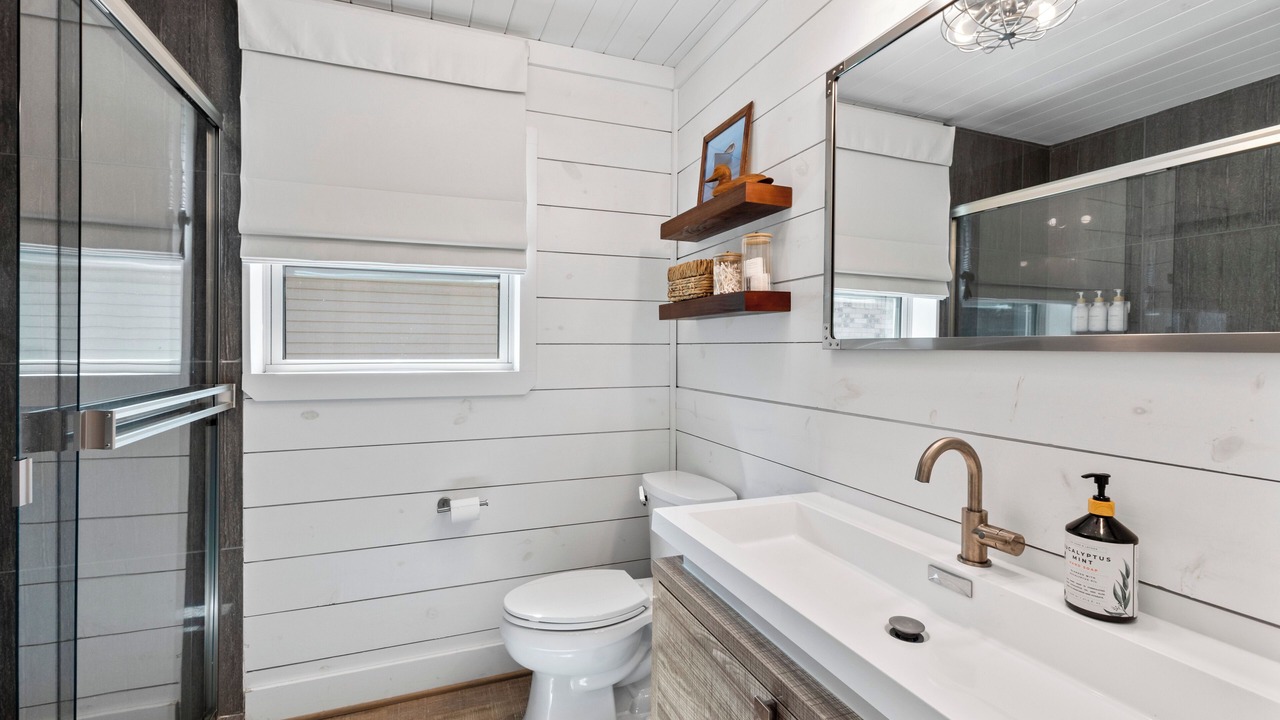 Photo of Bathroom in Gun Barrel City