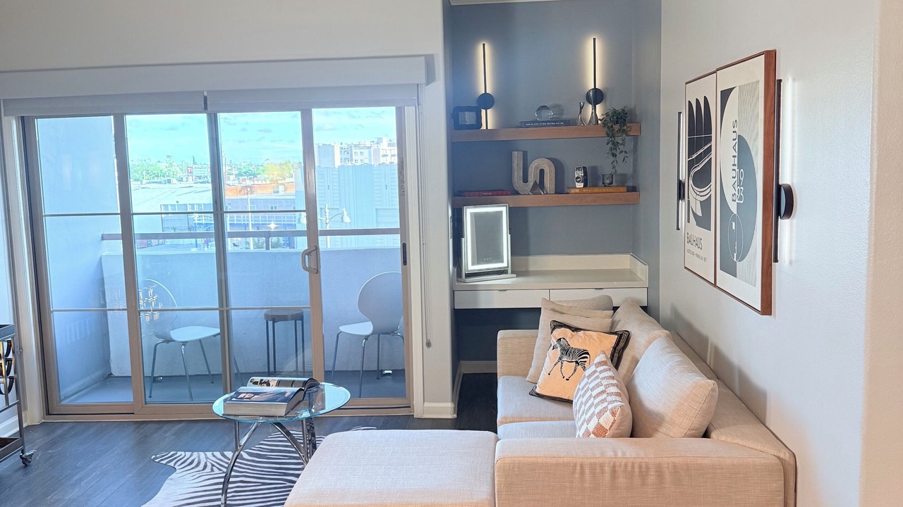 Photo of Livingroom in Beverly Hills