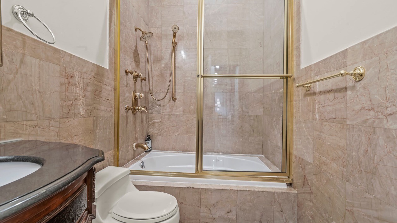 Photo of Bathroom in Old City