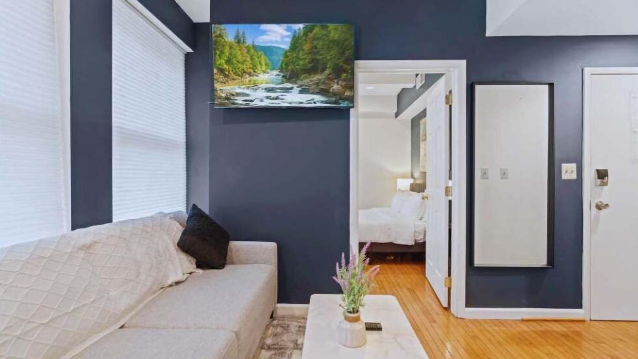 Photo of Livingroom in Rittenhouse Row