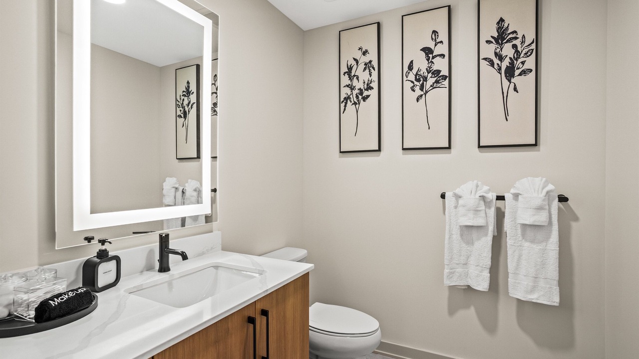 Photo of Bathroom in Peachtree Center
