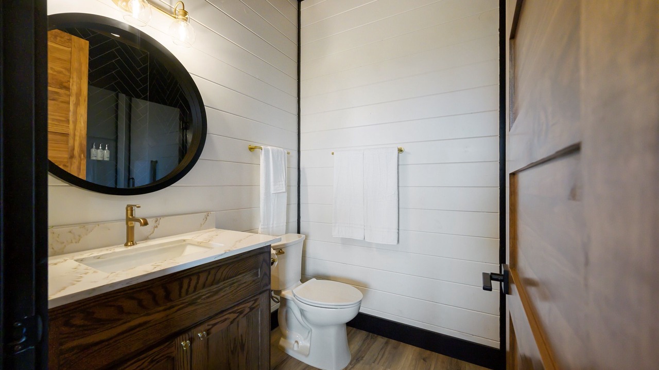 Photo of Bathroom in Broken Bow