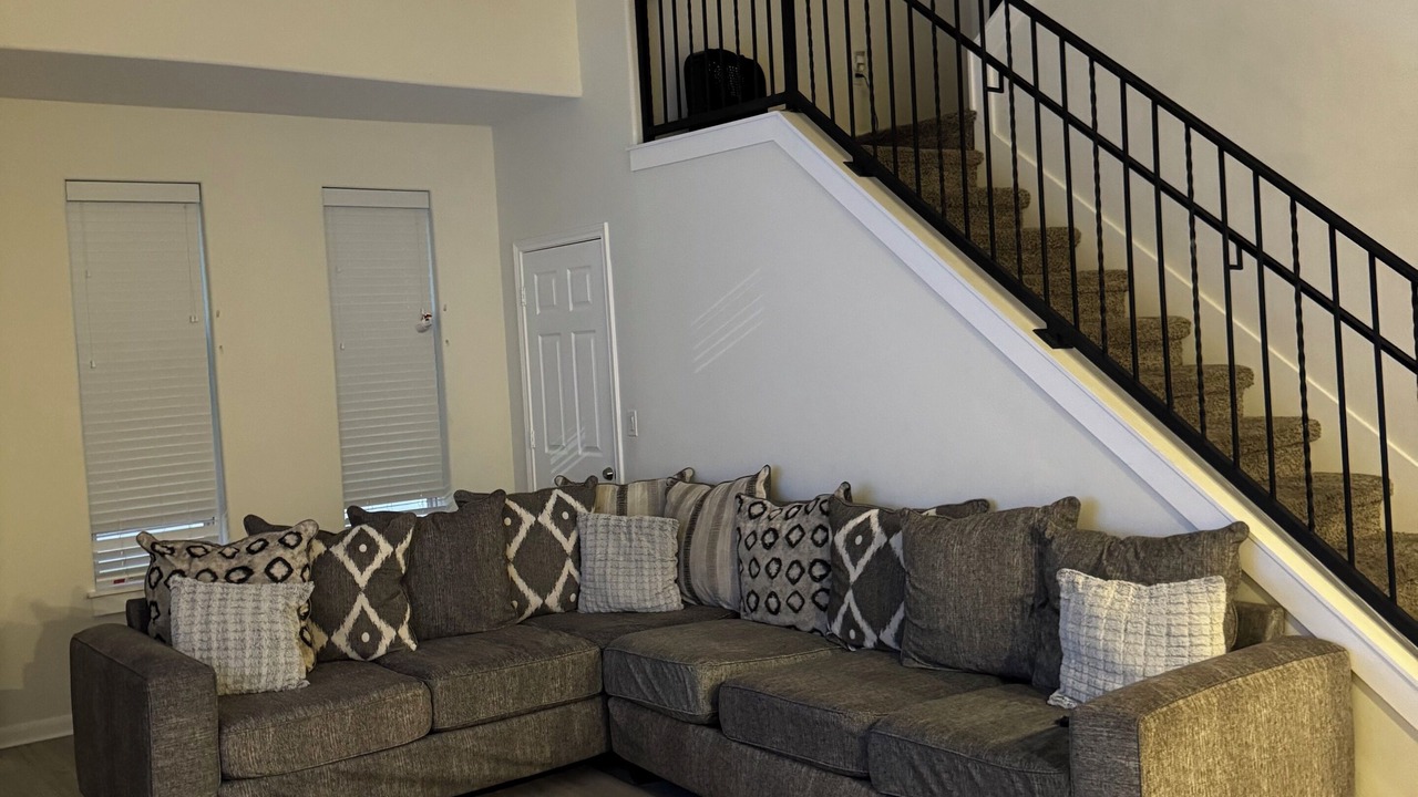 Photo of Livingroom in George Bush Park/Eldridge