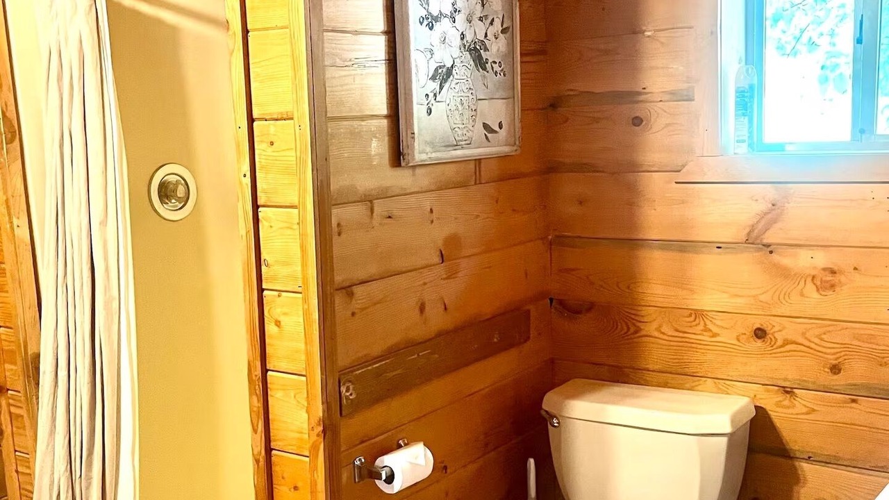 Photo of Bathroom in Ririe