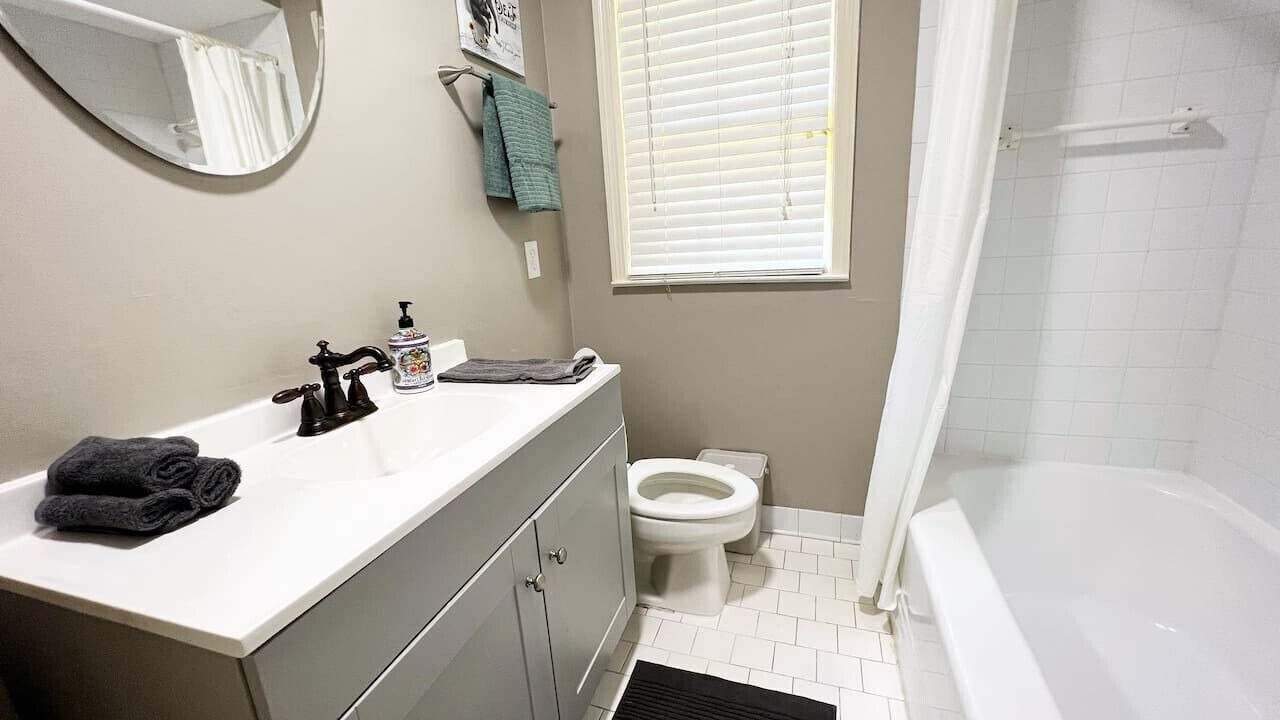 Photo of Bathroom in East Memphis