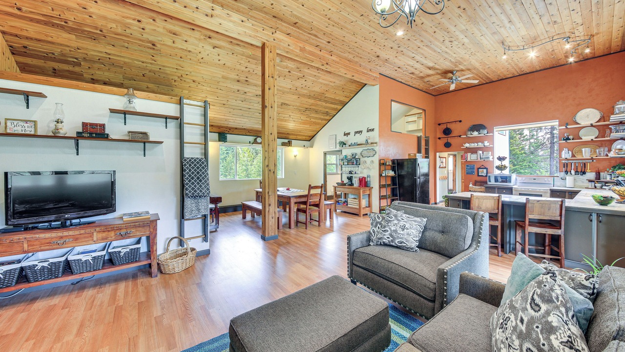 Photo of Livingroom in Newport