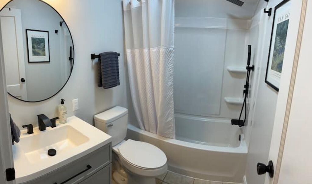 Photo of Bathroom in Dale