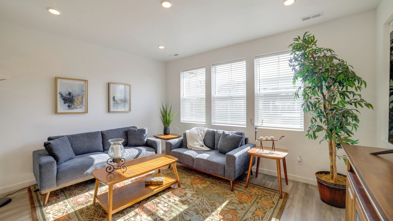 Photo of Livingroom in Eagle