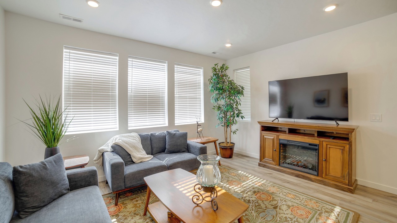 Photo of Livingroom in Eagle
