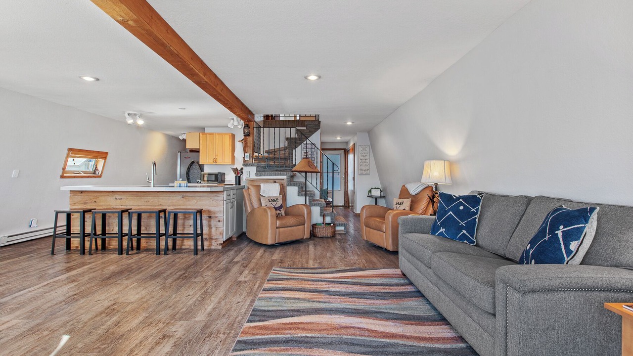 Photo of Livingroom in Bayview