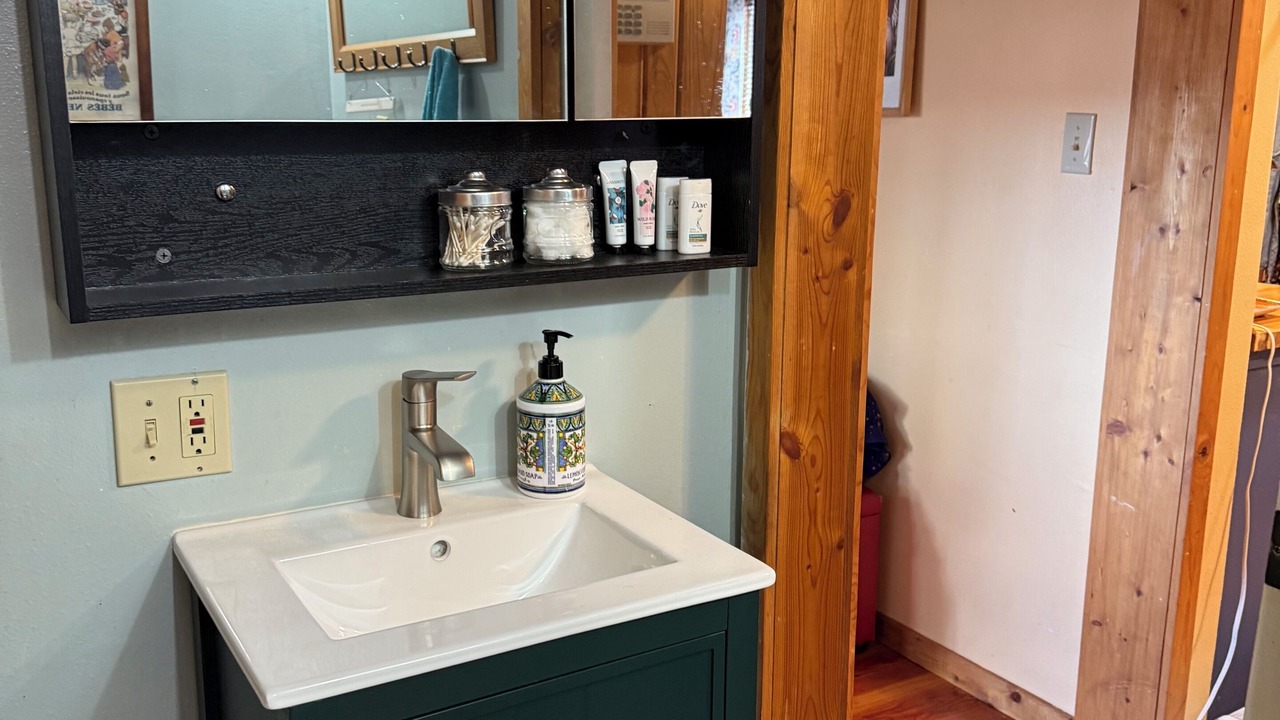 Photo of Bathroom in East Glacier Park Village
