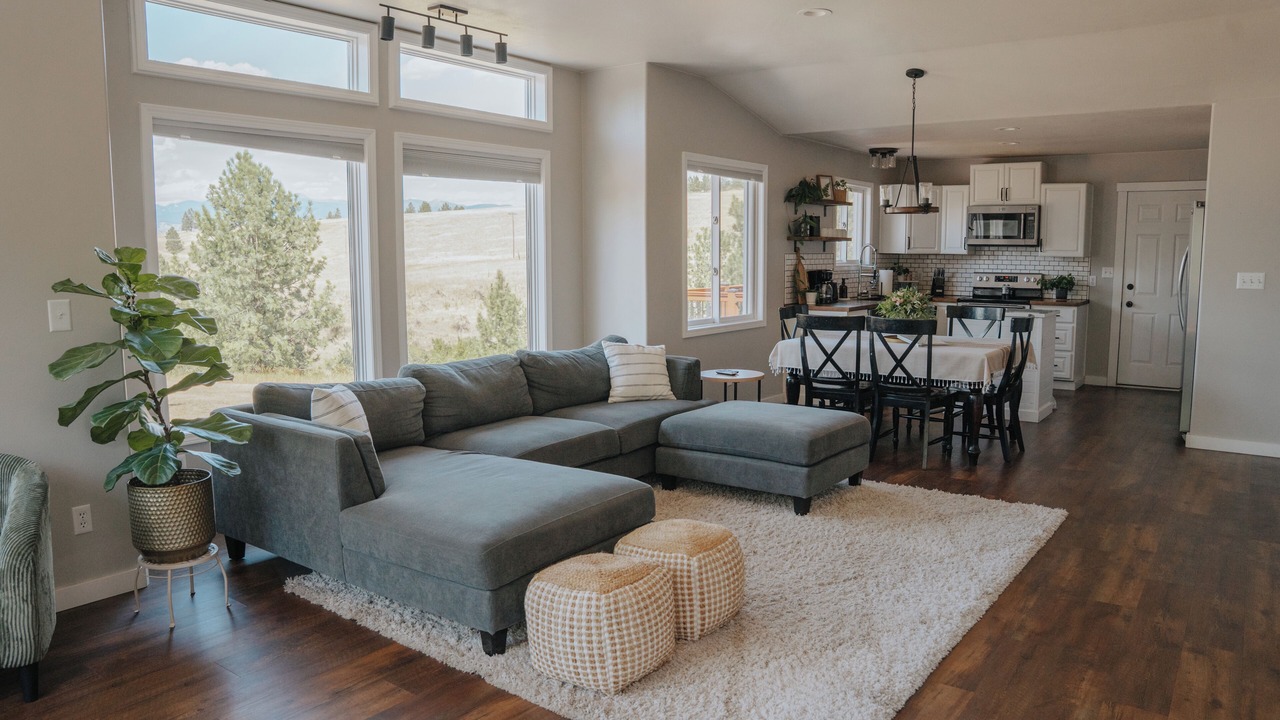 Photo of Livingroom in Moose Can Gully