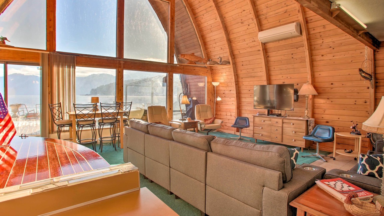 Photo of Livingroom in Bayview