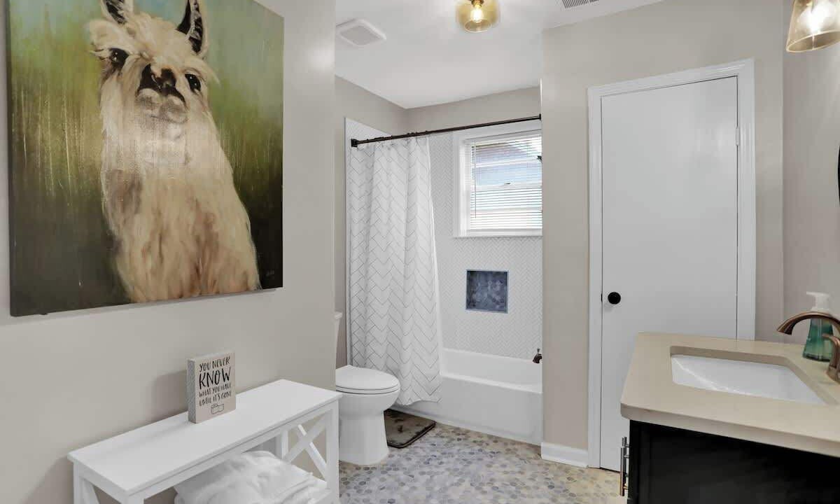 Photo of Bathroom in East Memphis