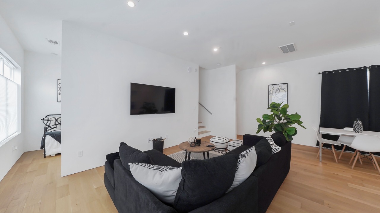 Photo of Livingroom in East Downtown Houston