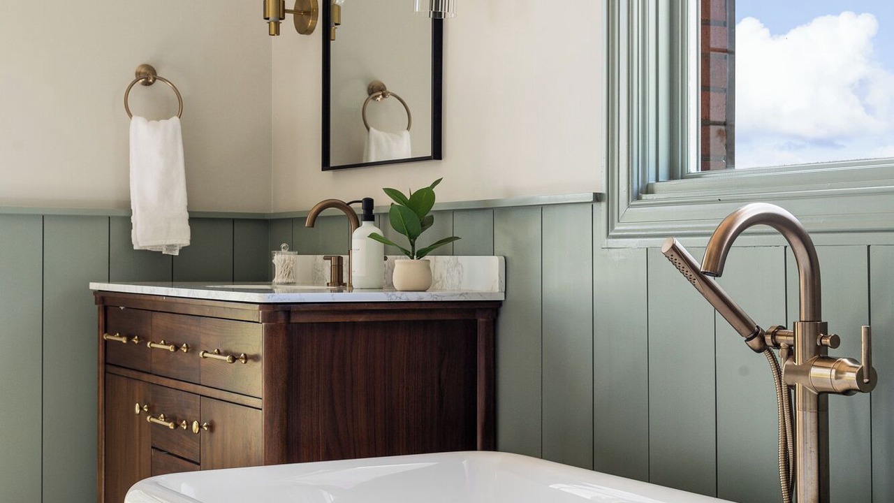 Photo of Bathroom in Chaplin