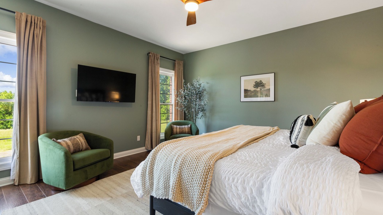 Photo of Bedroom in Chaplin