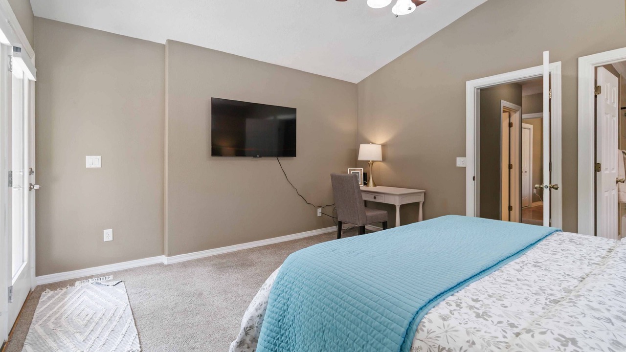 Photo of Bedroom in Depot Bench