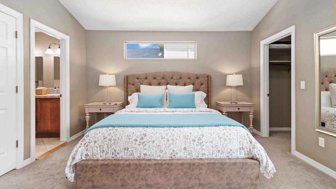 Photo of Bedroom in Depot Bench