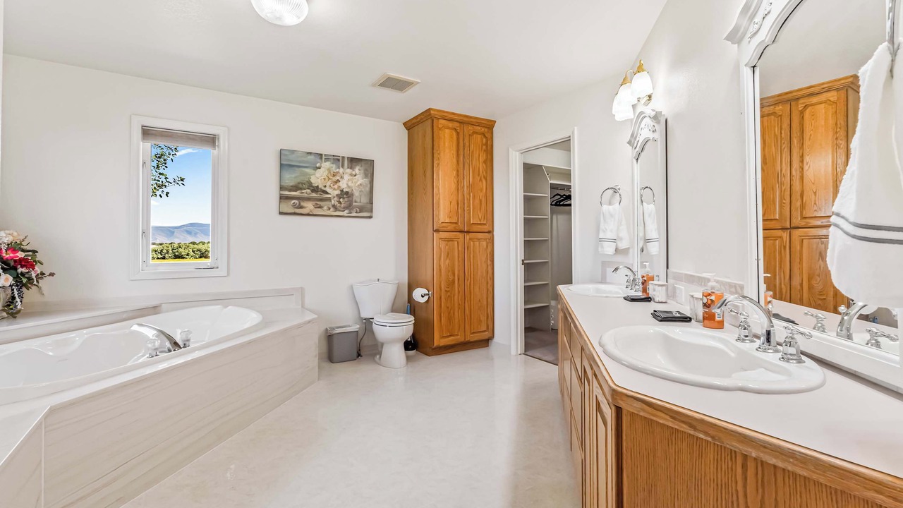 Photo of Bathroom in Heyburn