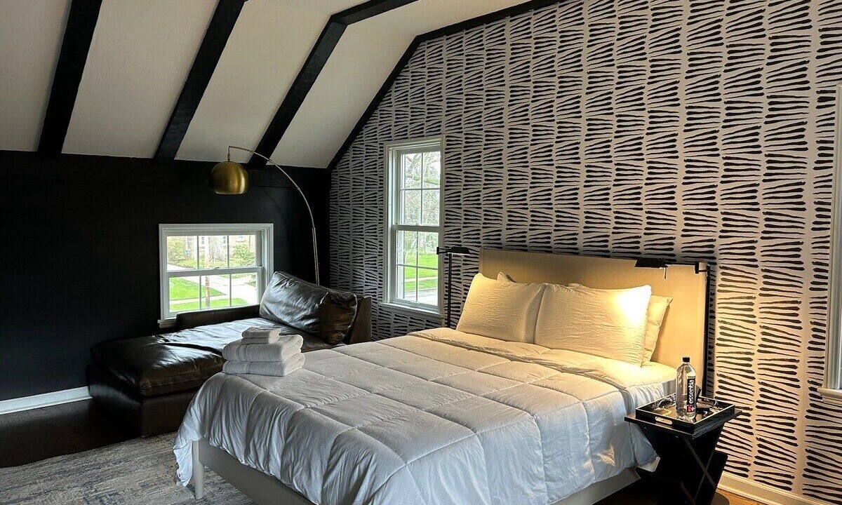 Photo of Bedroom in Beachwood