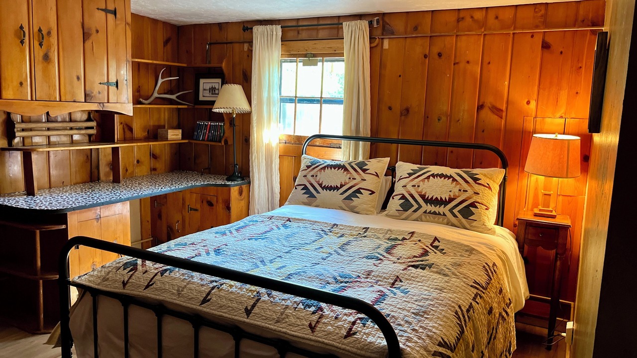 Photo of Bedroom in Rimrock