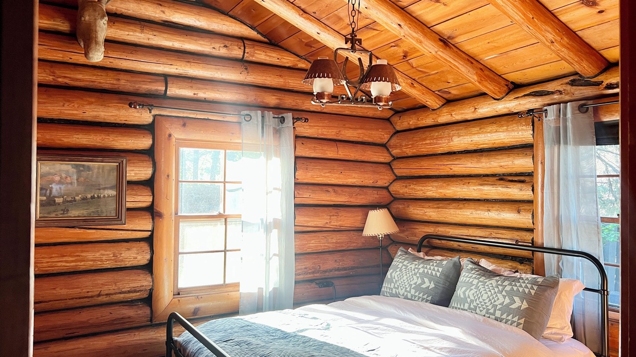 Photo of Bedroom in Rimrock