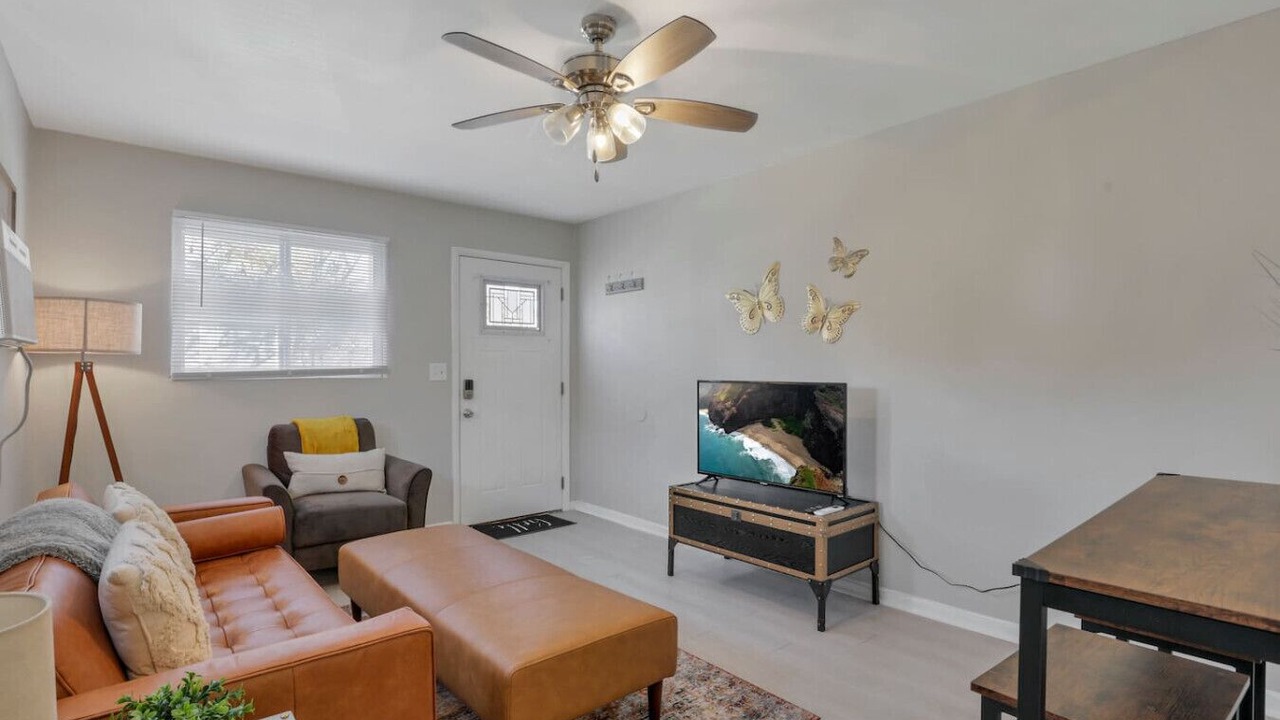 Photo of Livingroom in Franklin Park