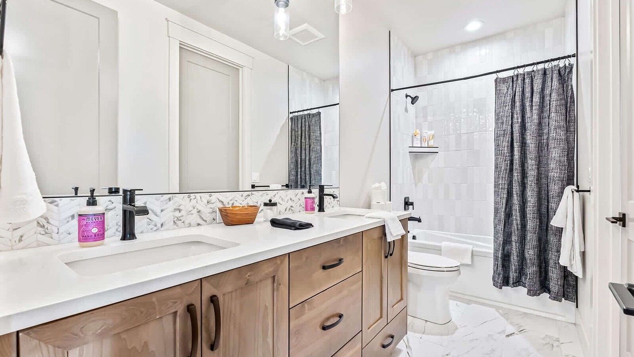 Photo of Bathroom in Collister
