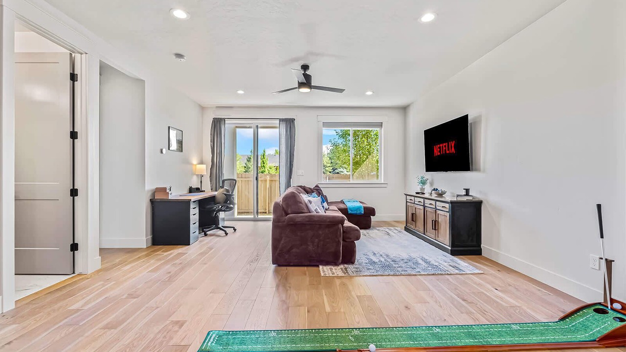 Photo of Livingroom in Collister