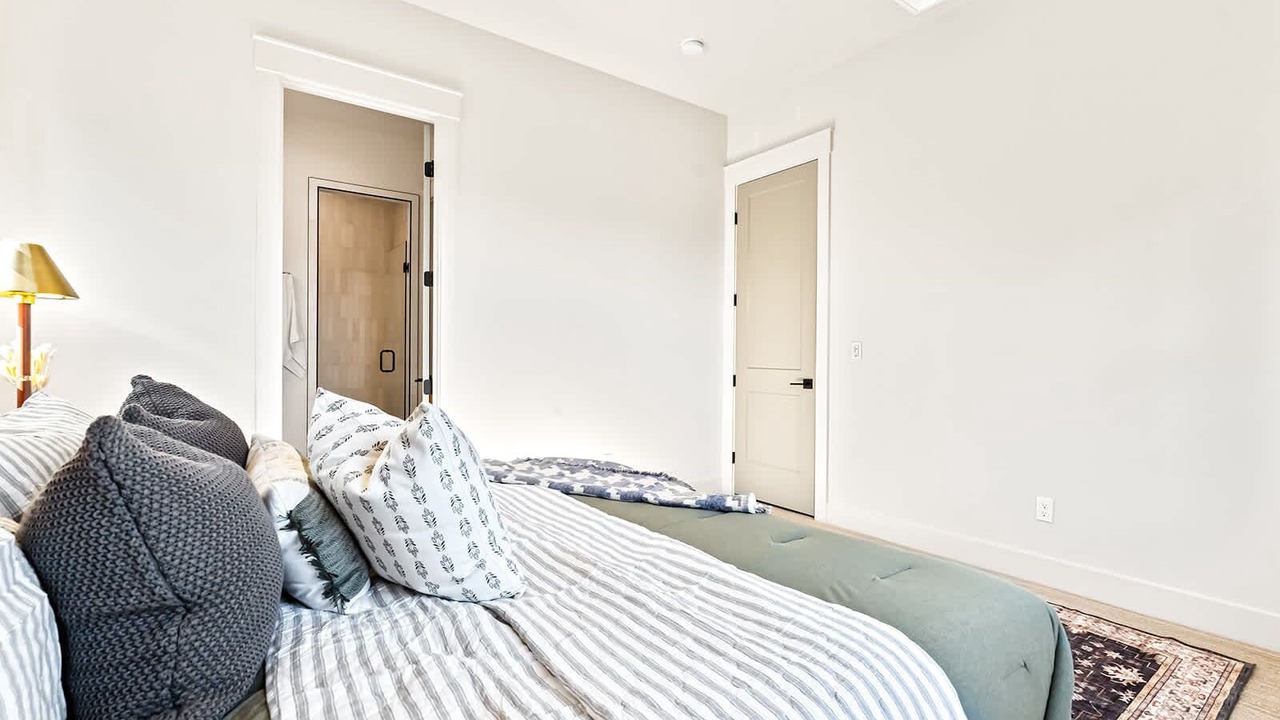 Photo of Bedroom in Collister