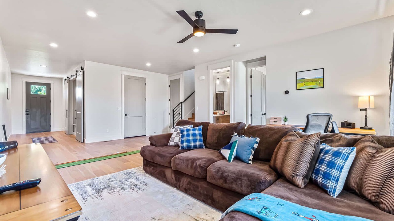 Photo of Livingroom in Collister