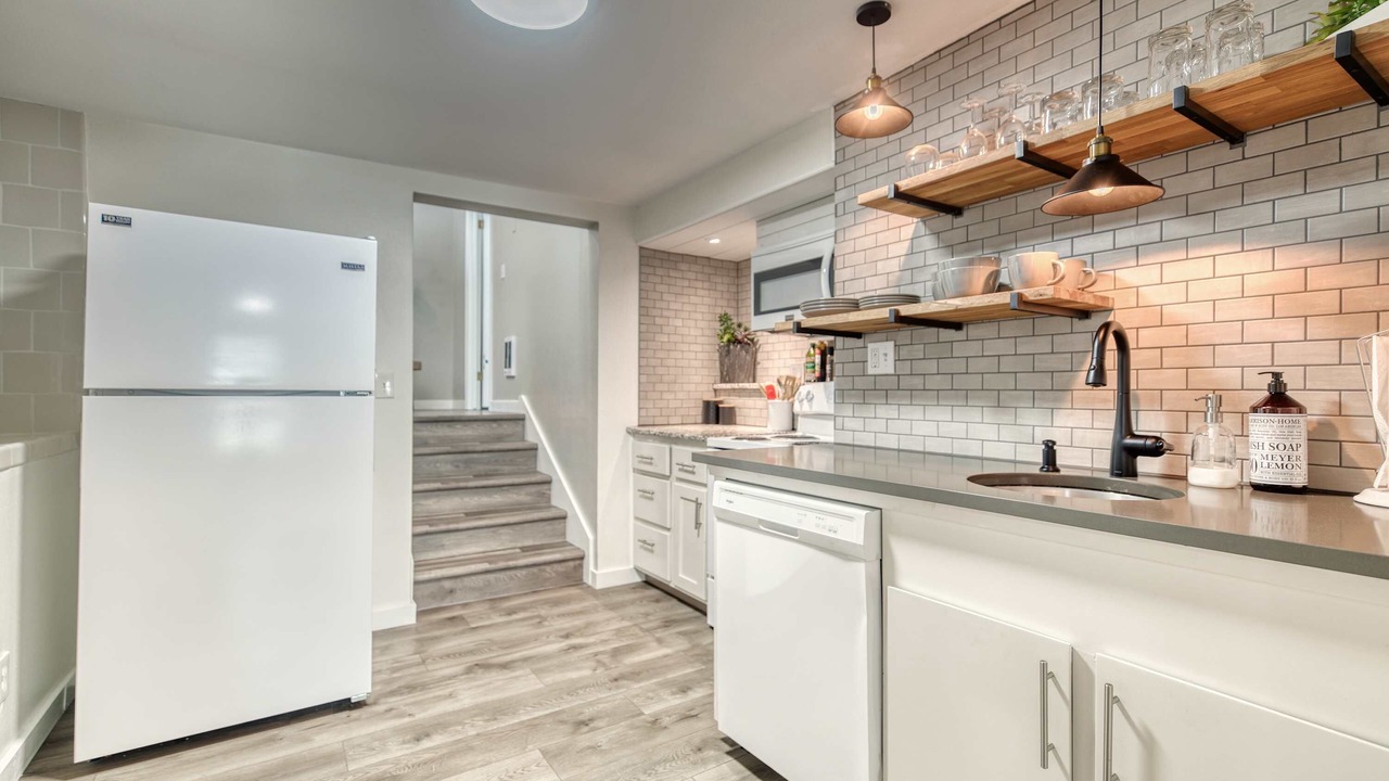 Photo of Kitchen in Depot Bench