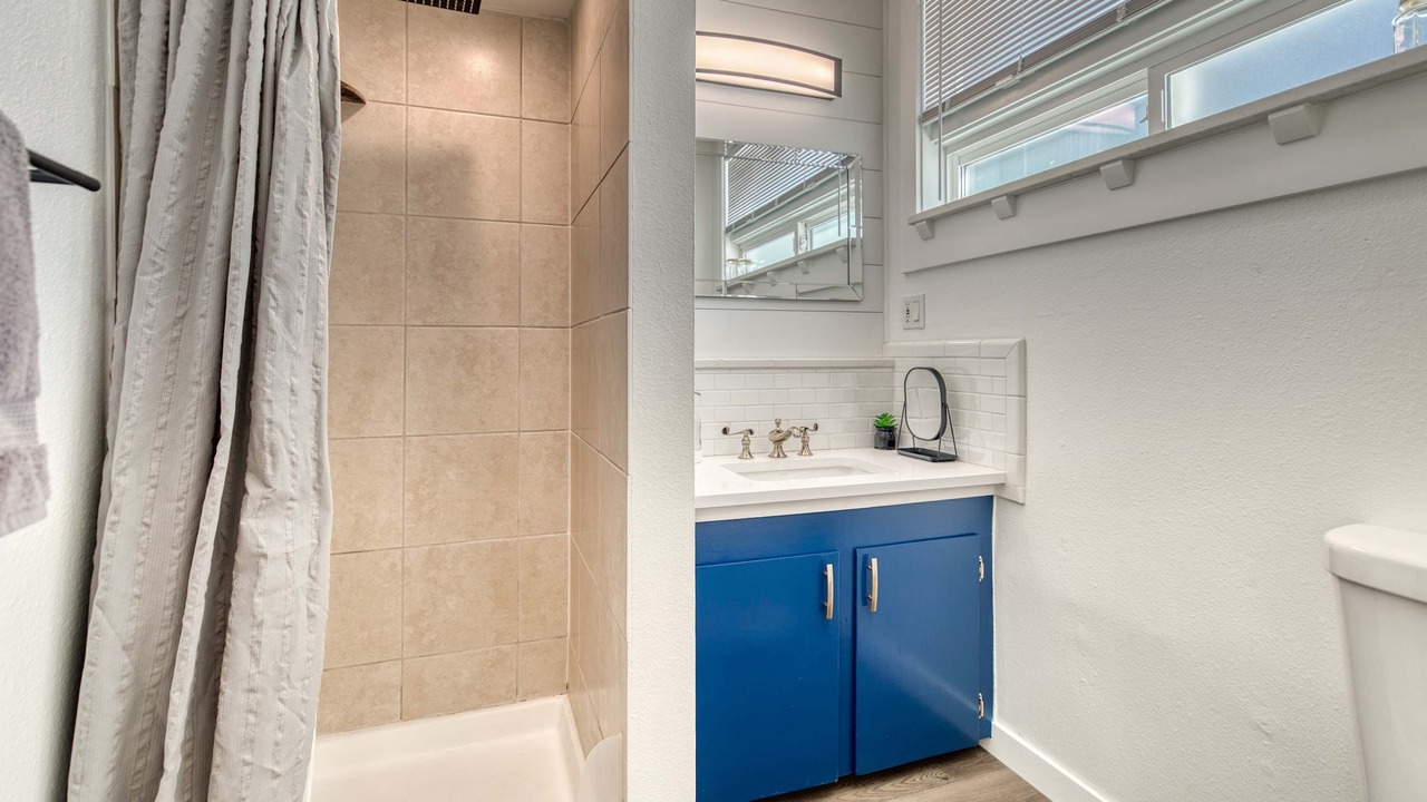 Photo of Bathroom in Depot Bench