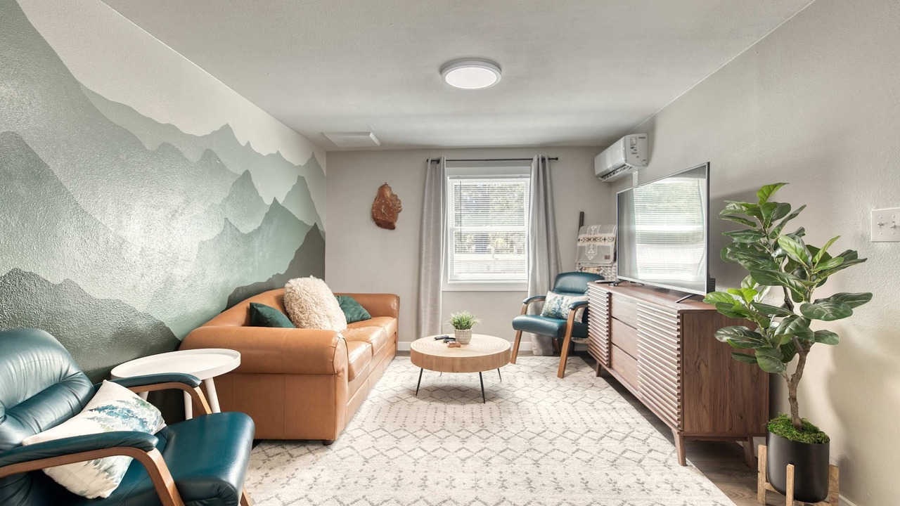 Photo of Livingroom in Depot Bench