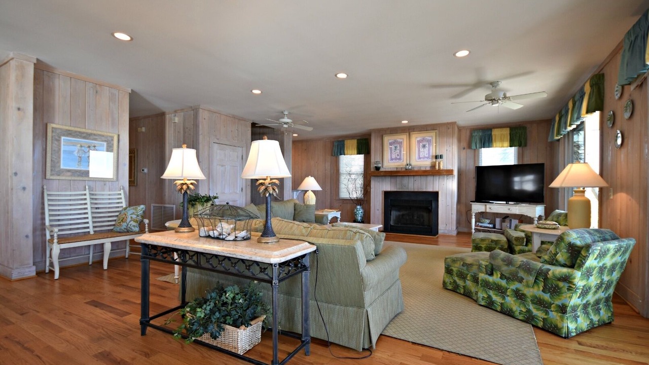 Photo of Livingroom in Litchfield by the Sea