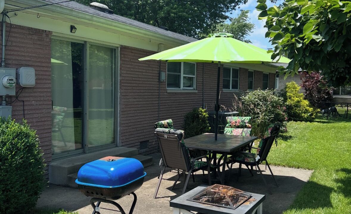 Photo of Outdoor in Speedway