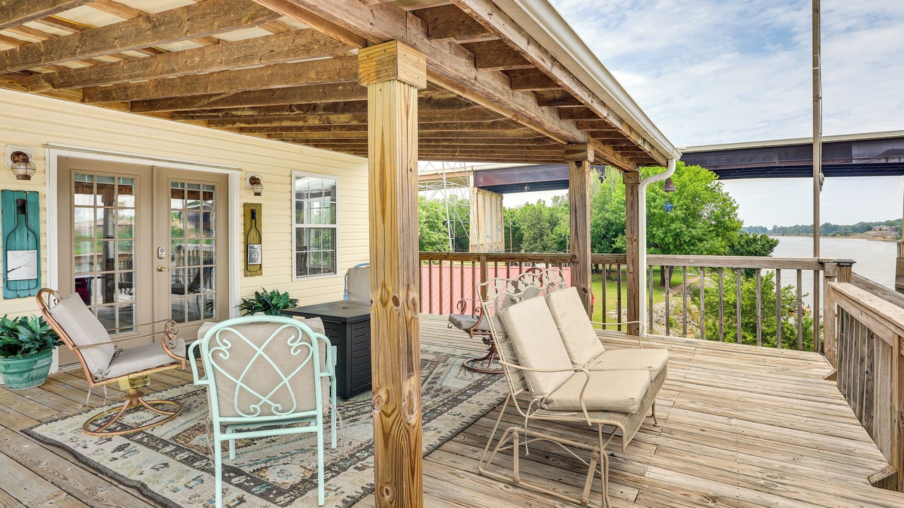 Photo of Patio Balcony in Morris Chapel