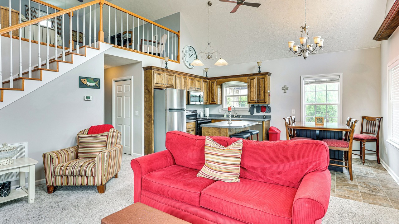 Photo of Livingroom in Morris Chapel