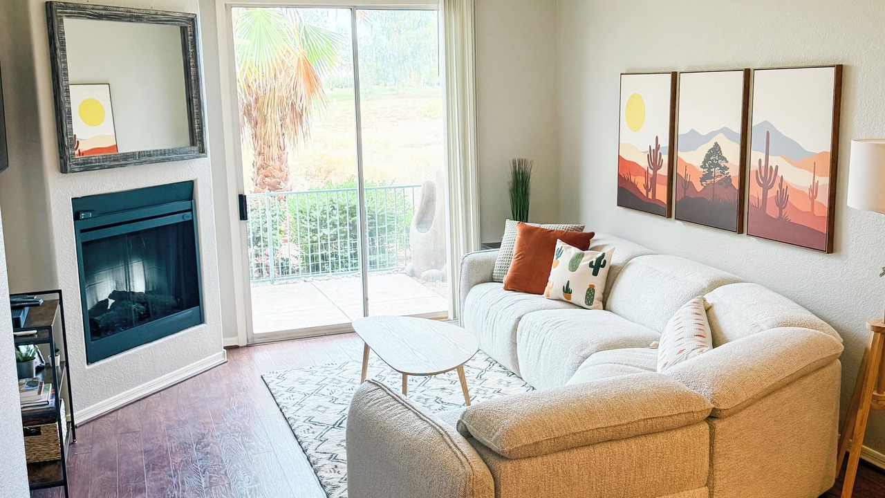 Photo of Livingroom in Superstition Lakes