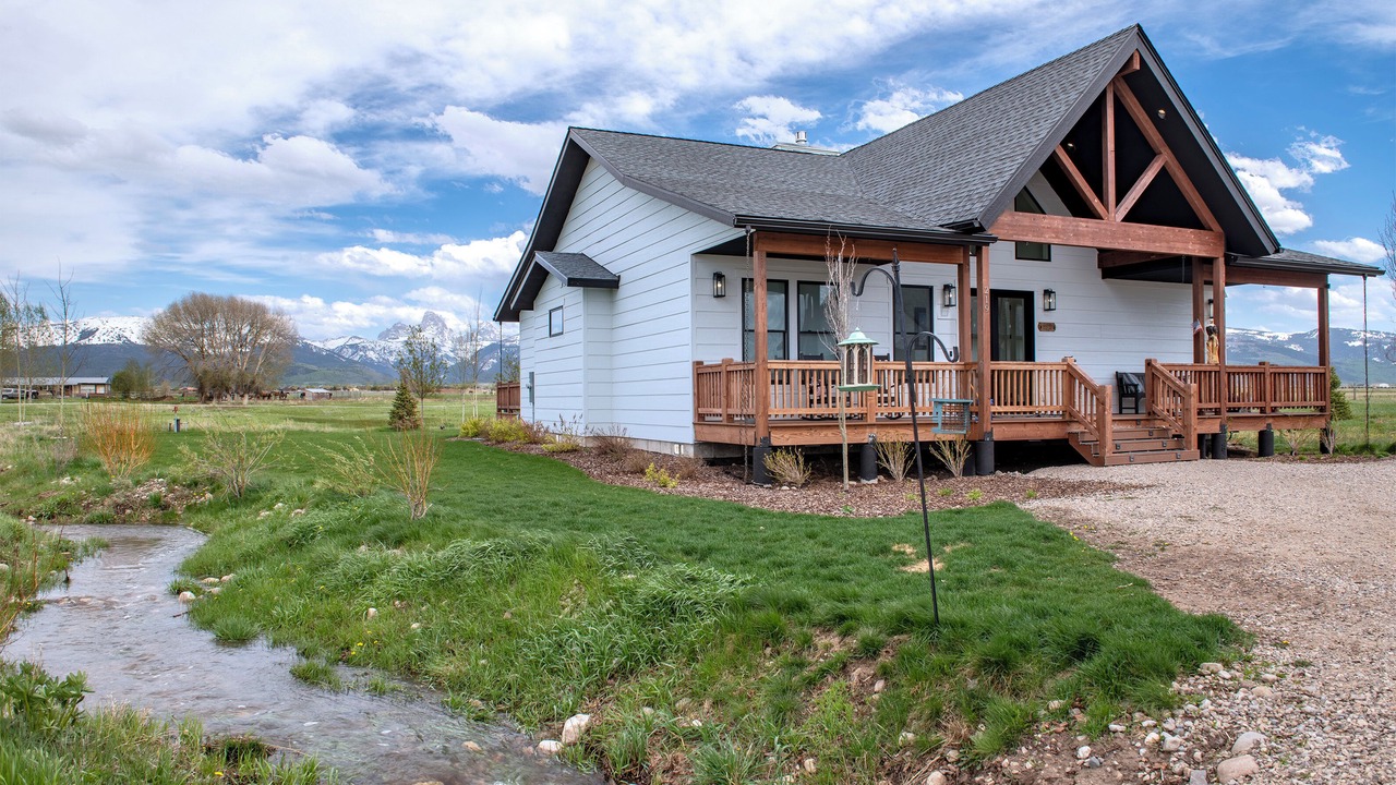 Photo of Outdoor in Leigh Creek Estates